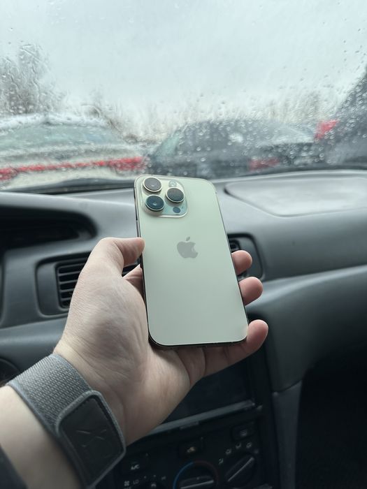 Продам iphone 14 pro