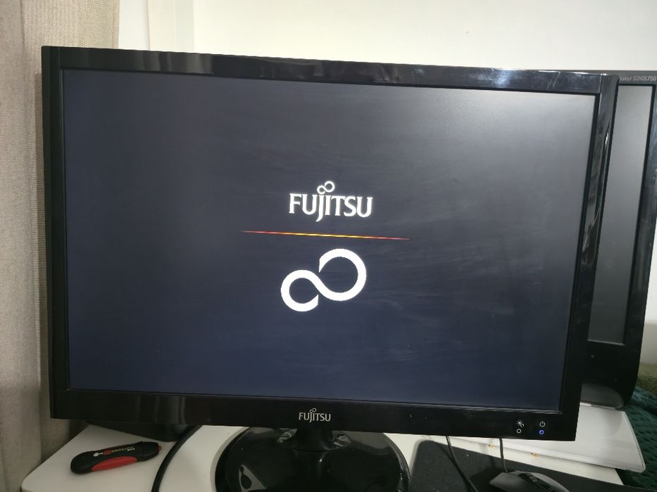 Monitor Fujitsu 22 inch