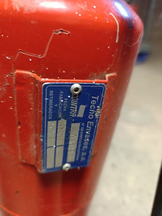 Пожарогасител -2 броя по 6 кг