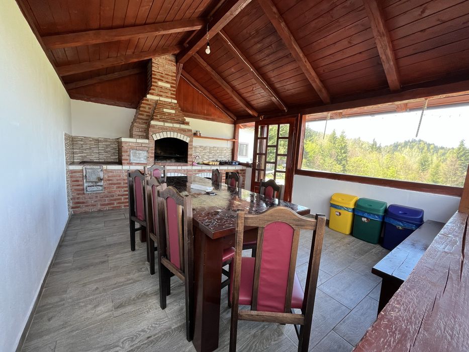 Inchiriez Cabana la Colibita