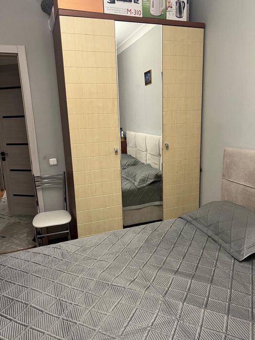 Шкаф и тумба хорошего состояния