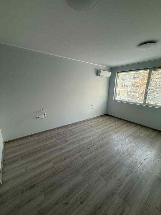 Дава се под наем Тристаен апартамент в София, Зона Б-18 - 87 кв.м за 713.49 € - Снимка #2