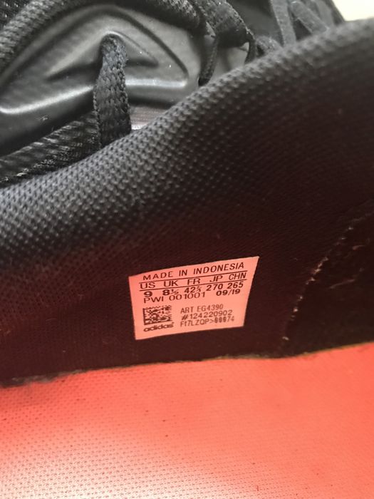 Vand adidasi barbati