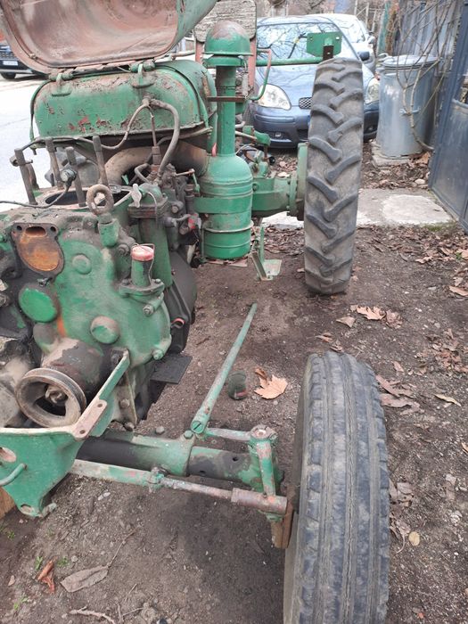 Трактор и ДТ 14 и ДТ 20 на части