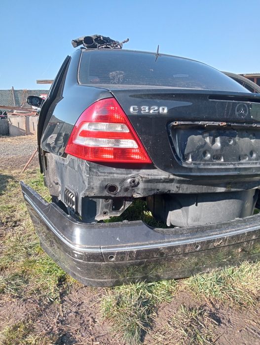 Dezmembrez Mercedes c-class 320