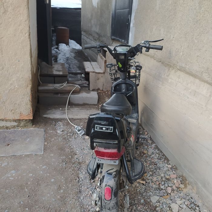 Продам электроскутер Sk8