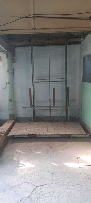 Грузовой Лифт  500 кг сотилади б.у