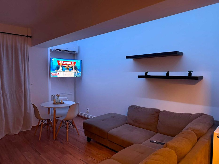 Nou pe piata! Apartament 2 camere, balcon, AC , loc de parcare, bloc nou- persoana fizica