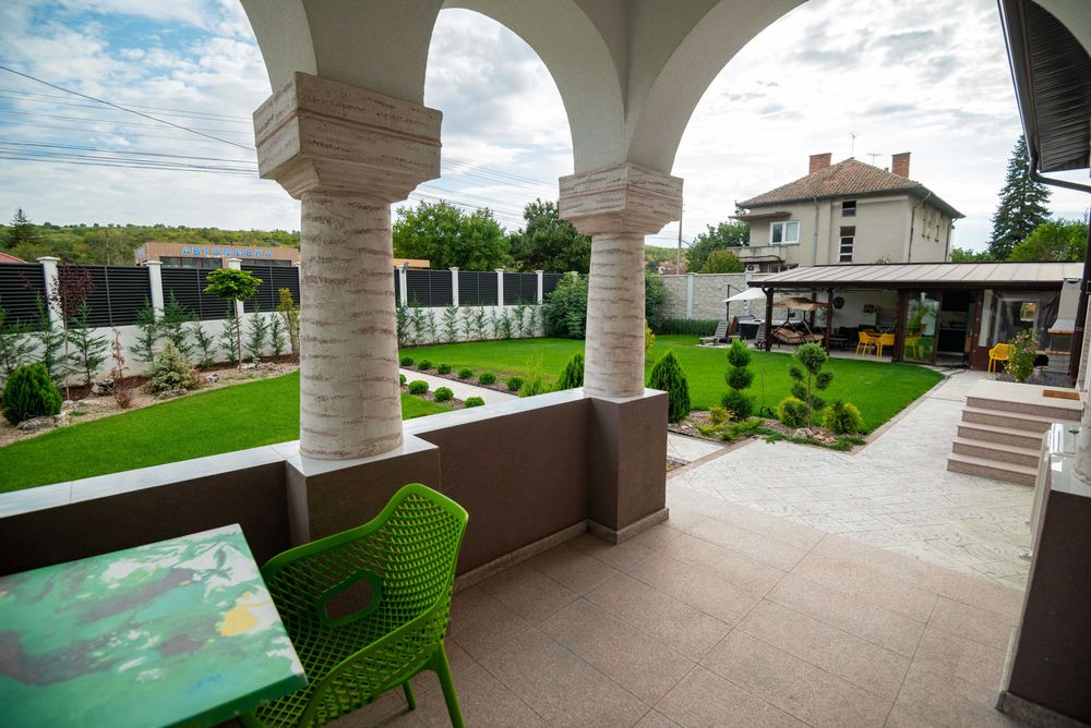 Продава се Къща в Силистра, Център - 690 кв.м за 579 €/кв.м - Снимка #3