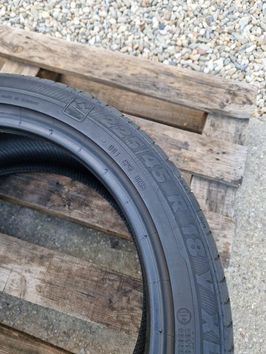 2anvelope vara 225 45 18 Semperit