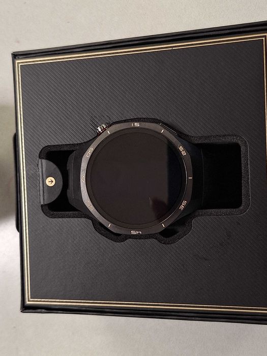 Часовник Huawei GT 5 PRO