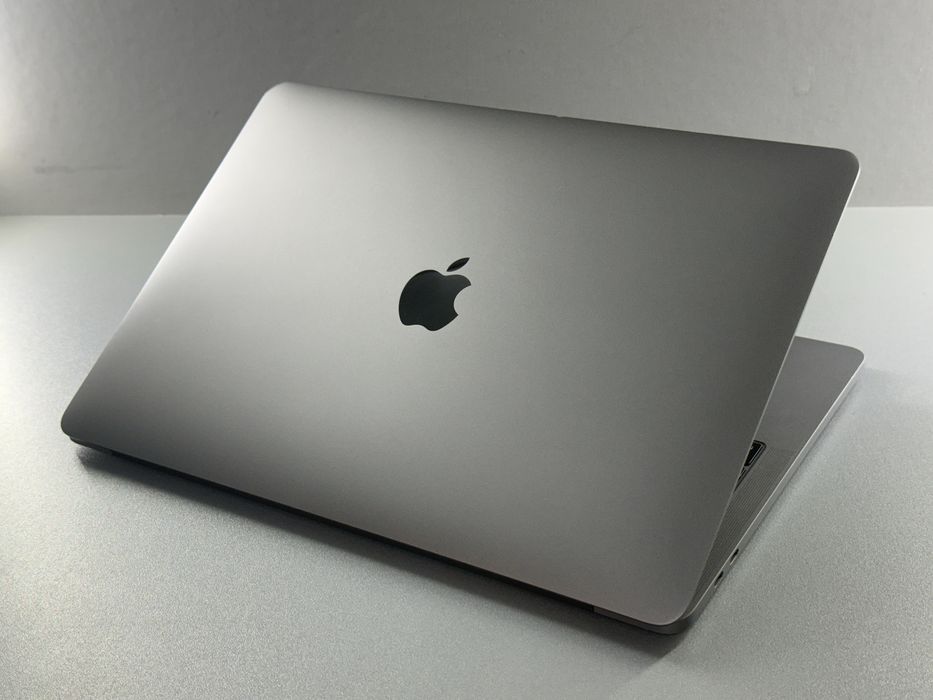 MacBook Pro 2019 | 13.3″ Retina | 16GB RAM | 512GB SSD