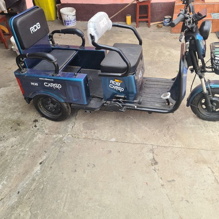 Vând triciclu electric RDB CARGO motor puternic de 2000w