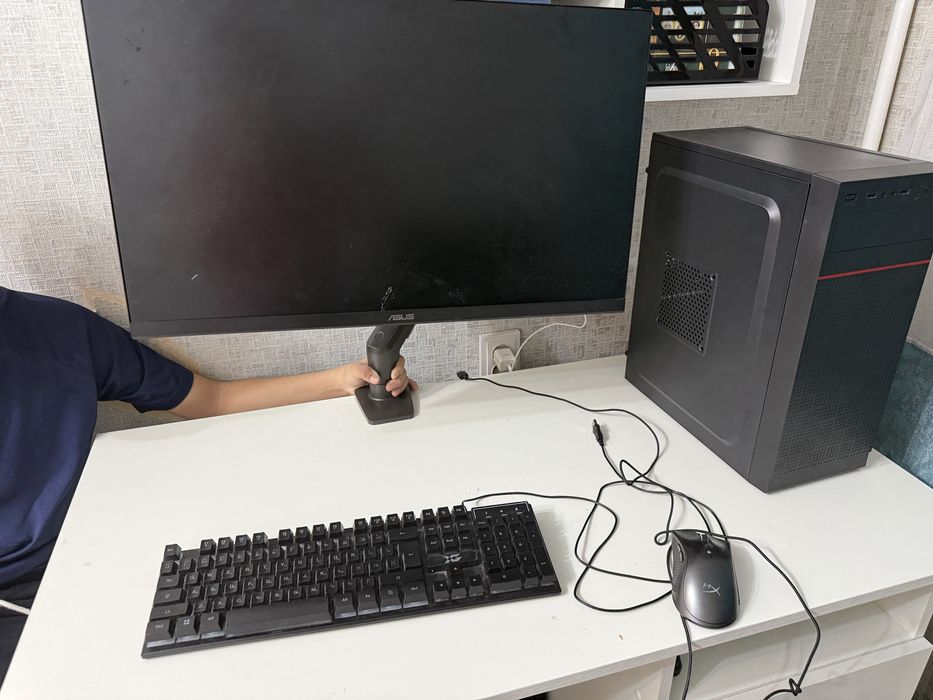 Компьютер монитор процессор