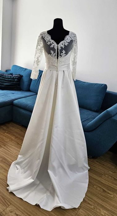 Rochie de mireasă in stil prințesă - cu trenă