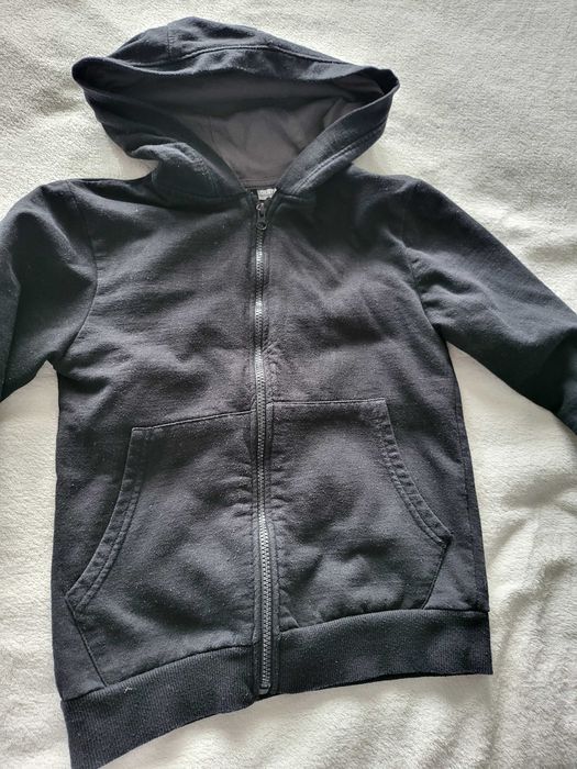 Яке БЕНЕТОН и черен суитчер за 18лв.