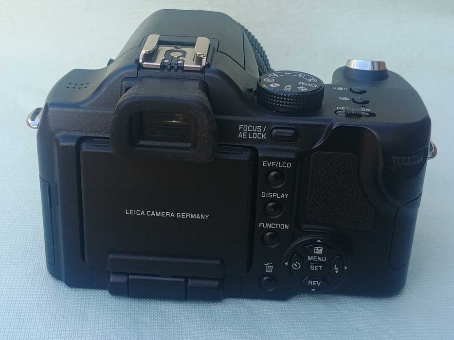 Leica V 1 Lux digital.