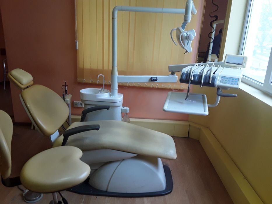 6Пълно оборудване стоматологичен  кабинет,от 2014г не работи .