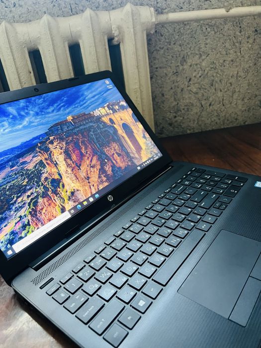 Hp studen va ofis ishlari uchun arzon noutbook