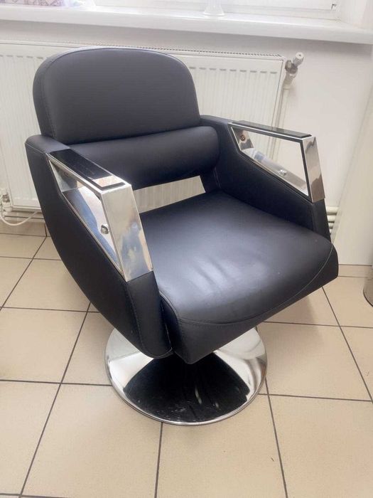 Scafă, scaun si masă coafor in condiții foarte bune