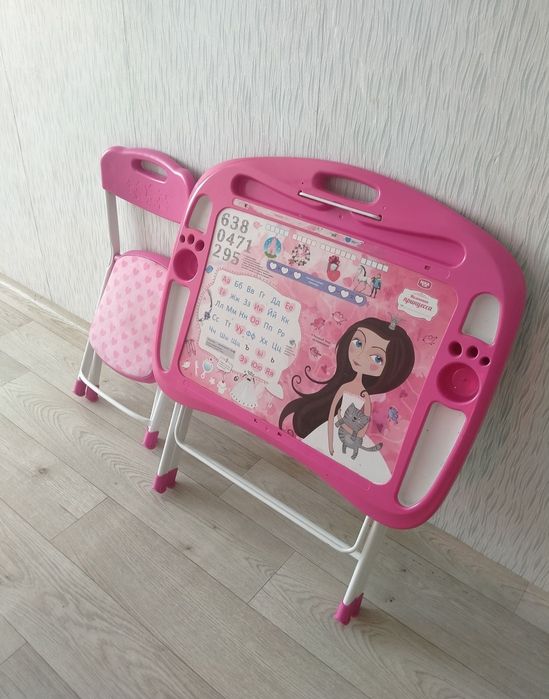 Парта в хорошем состоянии.