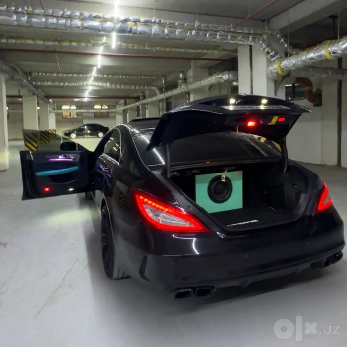 Mercedes- benz CLS Banan