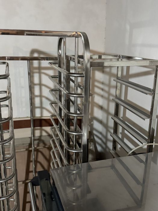 Продаются стеллажи(шпильки) новые