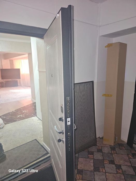 Входная металлическая дверь