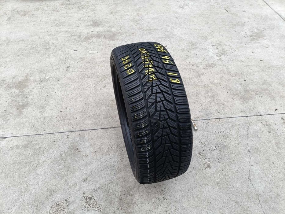 O anvelopa iarna 245 45 19 hankook winter I*cept evo3 profil 7,5 mm