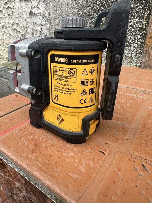 Laser dewalt DW089 rosu