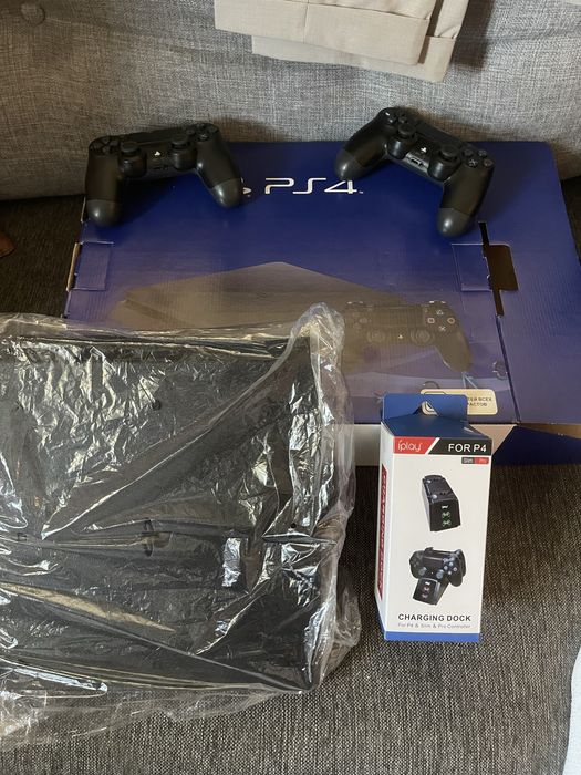 Sony PlaysStation новый, с играми