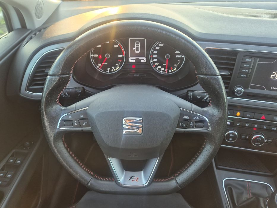 SEAT Leon 2015 — imagine 4