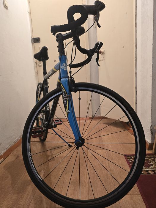 Продам спортивный велосипед  BIWEC