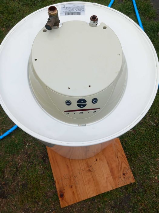 Vand boiler electric .