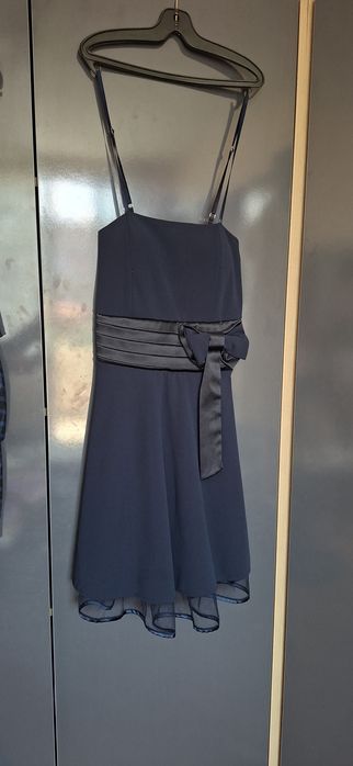 Продавам официална рокля