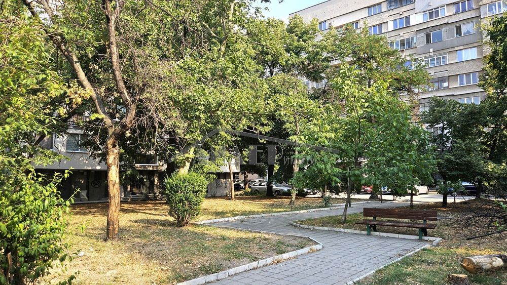 Продава се Двустаен апартамент в Пловдив, Младежки Хълм - 68 кв.м за 989 €/кв.м - Снимка #1