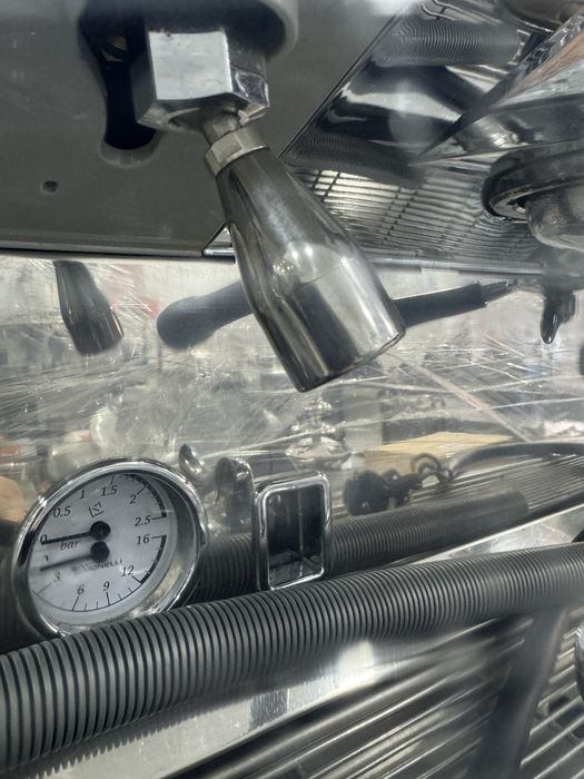 Simonelli coffe aparat kofi aparat simoneli