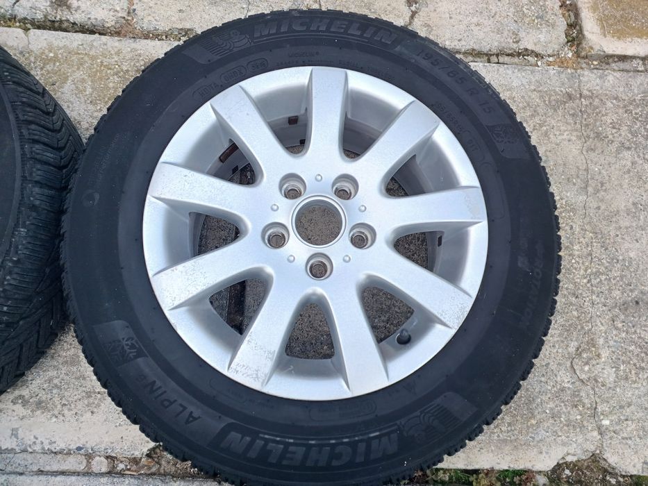 Vand set 4 roți iarnă VW Golf 5  Golf 6  Passat B6 B7, Octavia 2  Leon 2 A3  Michelin Alpin 6 jante originale