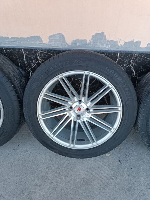 Vossen Diska balon Sotiladi 215 55 R17 Holati Yaxshi