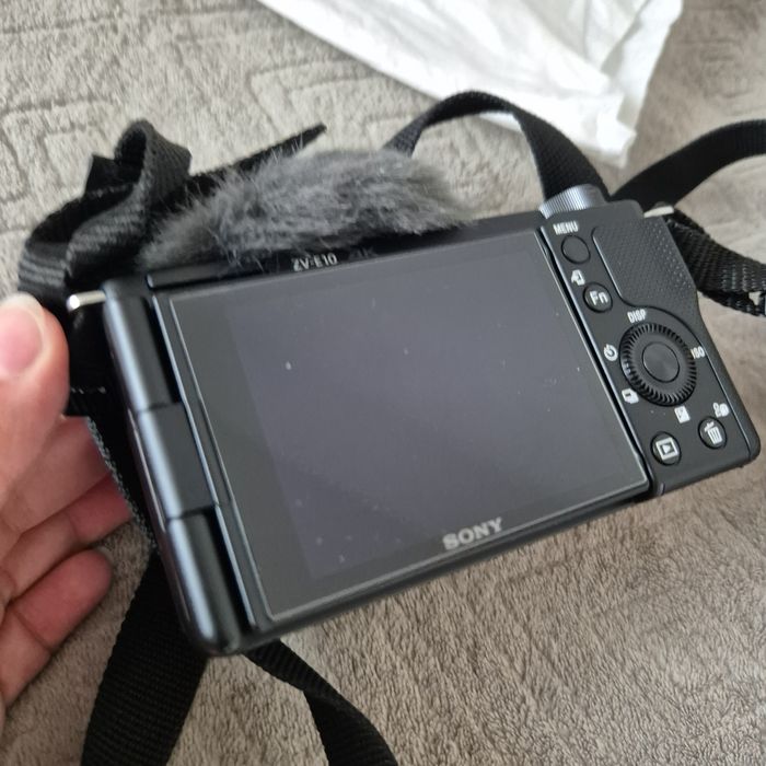 Aparat foto Sony ZV-E10 de vlogging