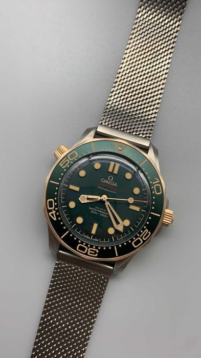 omega seamaster diver 300m сребро-злато