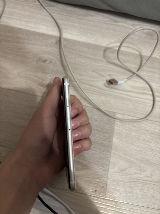 iPhone se 2020 Б/У