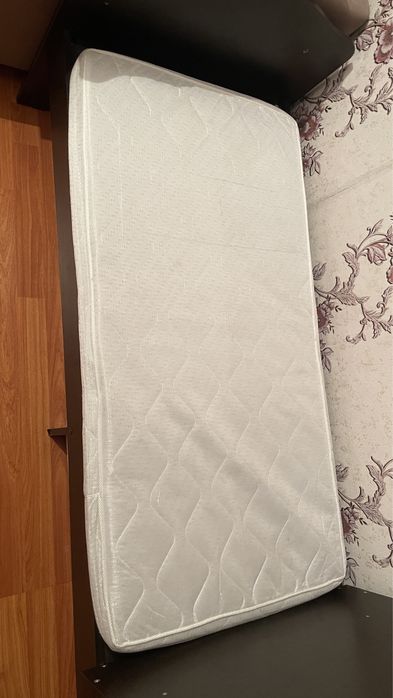 Детская кровать с тумбочкой