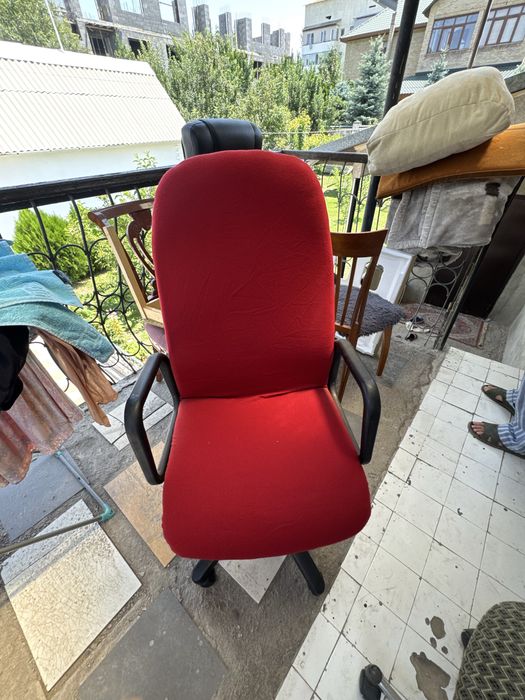 Продам офисное /компьютерное кресло