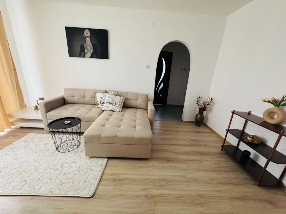 Închiriez apartament Bulevardul Castanilor