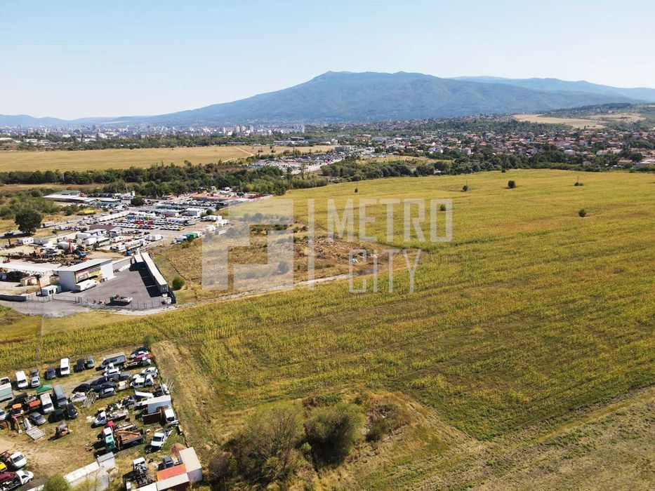 Продава се Парцел в София, Суходол - 13050 кв.м за 56 €/кв.м - Снимка #1