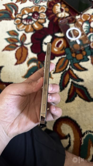 Sotildi. iphone 12 pro gold