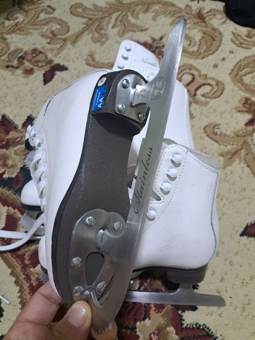 Фигурные коньки продам