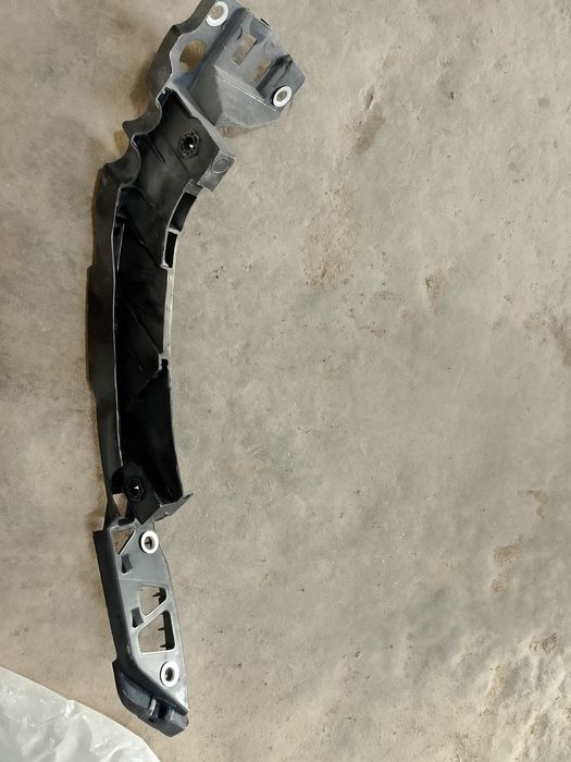 Правое крепление переднего бампера Поло