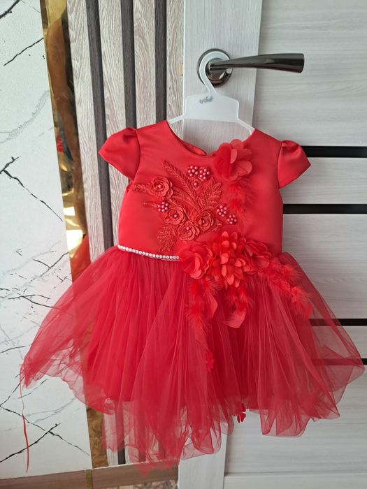 Продам красное детское платье